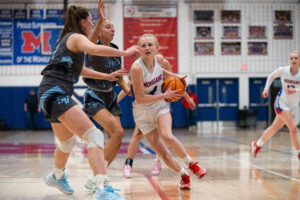 No. 2 Spring Valley pulls ahead late, downs No. 1 Morgantown 48-40 in battle of top teams